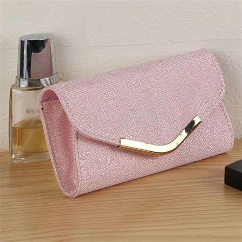 women's clutch pouches.